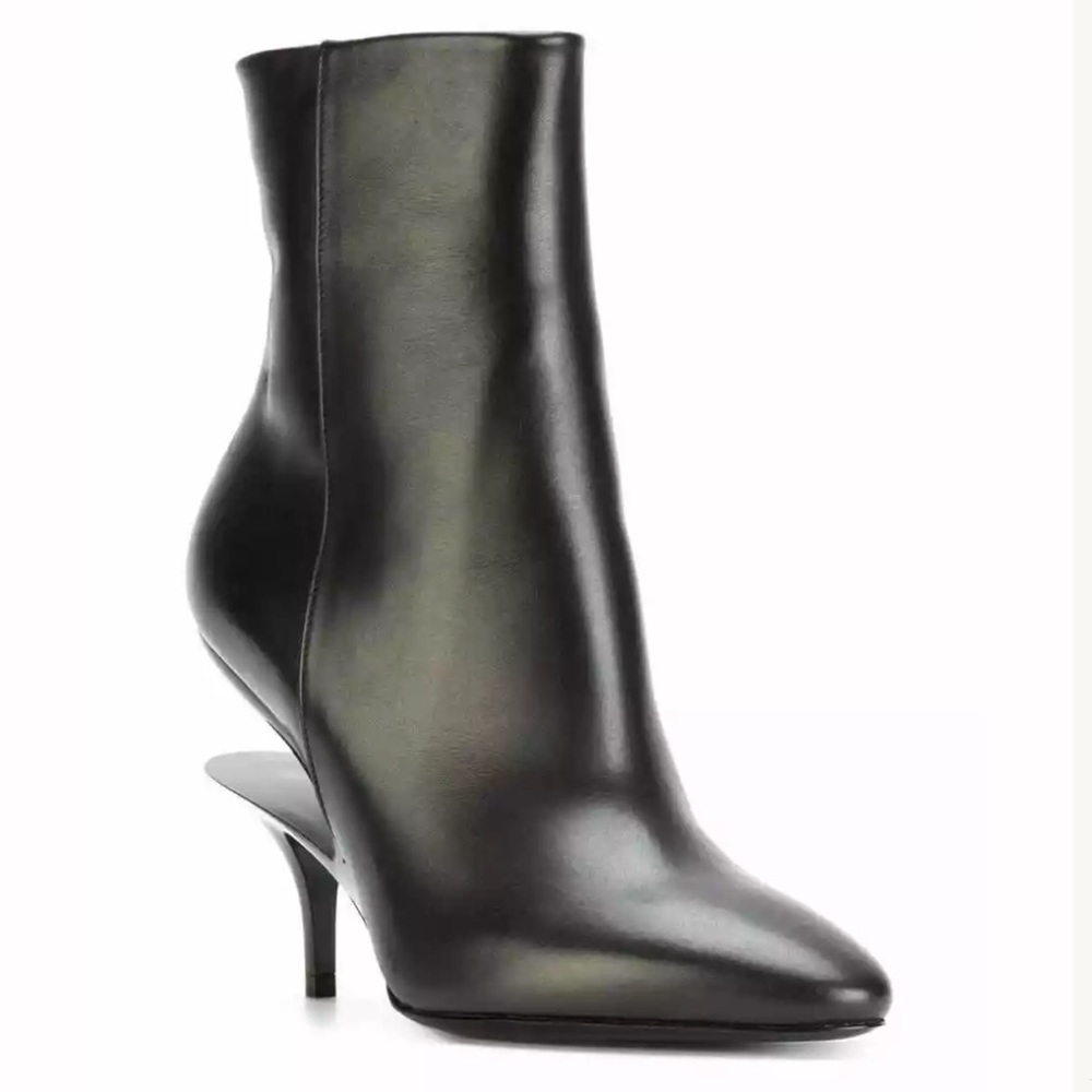 NEW MAISON MARGIELA Cutout Heel Leather Ankle Boots (Size 37) - MSRP $1,395.00!